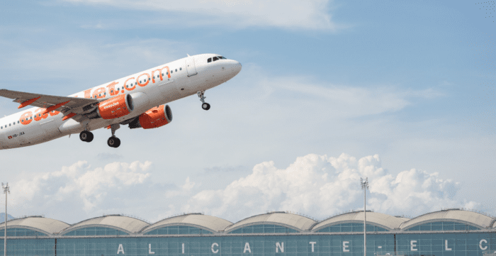 Cano subraya que los datos de abril de los aeropuertos de Valencia y Alicante refuerzan la urgencia de sus ampliaciones