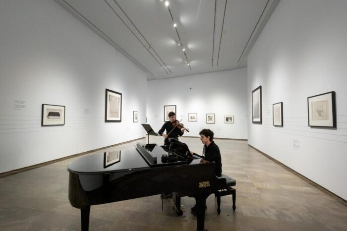El Centre del Carme despide la exposición de Chema Madoz con un concierto de las obras que han inspirado al fotógrafo español