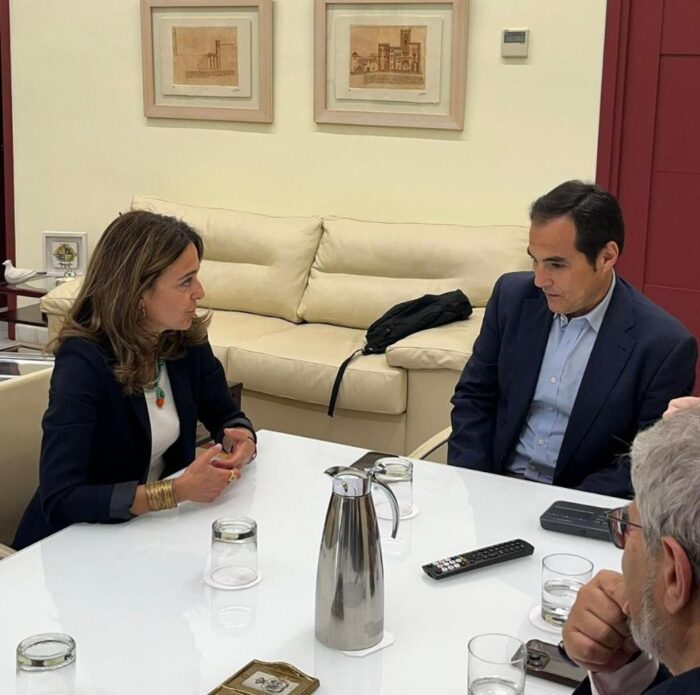 Nuria Martínez se reúne con el consejero de Justicia, Administración Local y Función Pública de la Junta de Andalucía