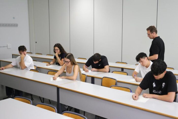 Education establece servicios mínimos del 100 % para garantizar las pruebas de acceso a ciclos formativos de Grado Medio y Superior de Formación Profesional en la Comunitat Valenciana