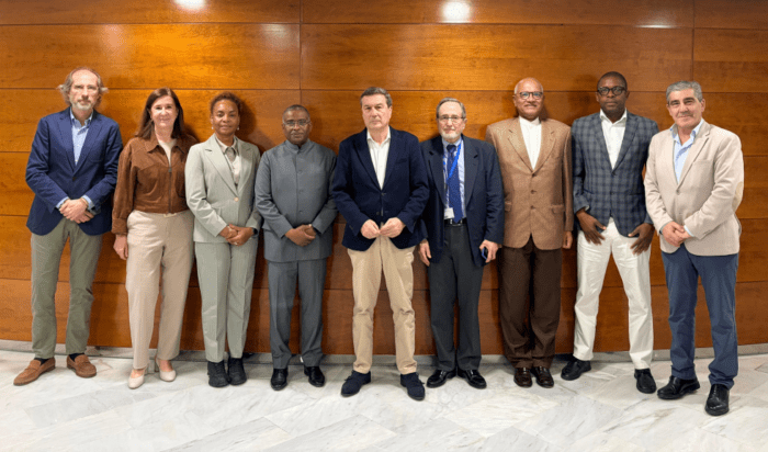 Marciano Gómez recibe al ministro de Sanidad de Mozambique para abordar la cooperación sanitaria y la formación especializada de profesionales