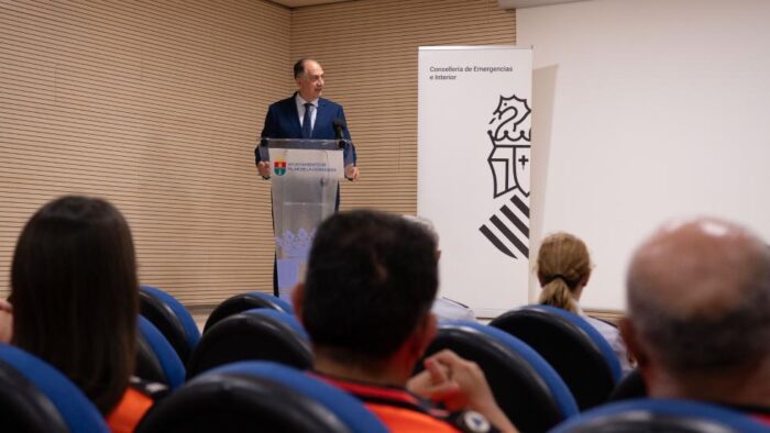 Valderrama defiende la formación como base de un sistema de emergencias “más moderno, más profesionalizado y mejor integrado”