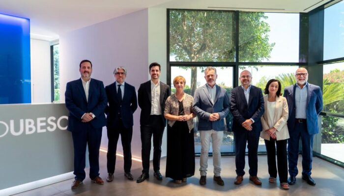 José Díez y Marián Cano visitan las instalaciones de la empresa Ubesol