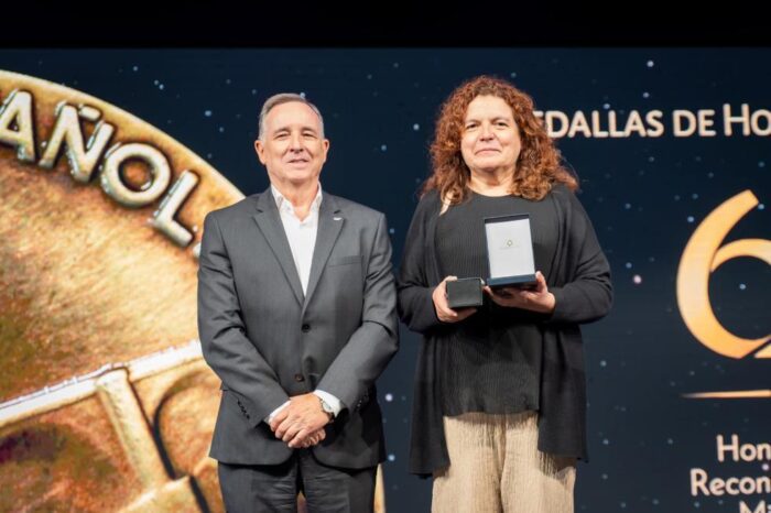 La Generalitat recibe la Medalla con Mención Especial de la Asociación Española de la Carretera en reconocimiento a la labor de recuperación tras la dana