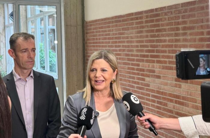 Educación y los sindicatos y las patronales de la concertada acuerdan implantar la jubilación parcial a la totalidad del profesorado