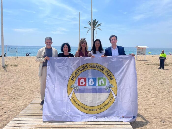 Sanidad promueve espacios públicos más saludables y sostenibles a través del programa 'Playas sin Humo'