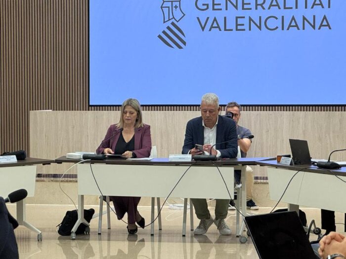 Carmen Ortí confía en la voluntad de acuerdo de los sindicatos ante una oferta sin precedentes por la mejora de la educación pública en la Comunitat Valenciana
