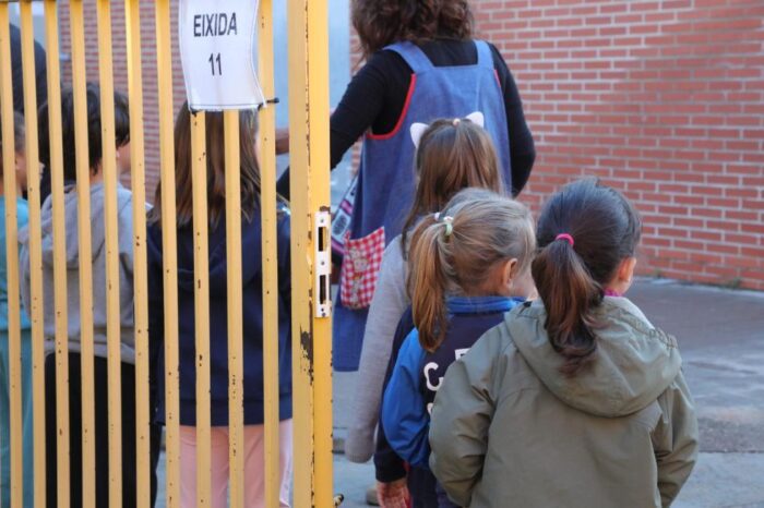Educación habilitará unidades en lengua base valenciano para el curso 2026/2027 en siete municipios castellanohablantes