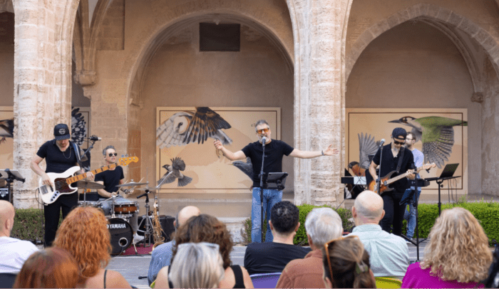 El Centre del Carme dedica la última sesión del ciclo ‘Encuentros en el Carmen’ a la música pop-rock española e internacional de los años 80
