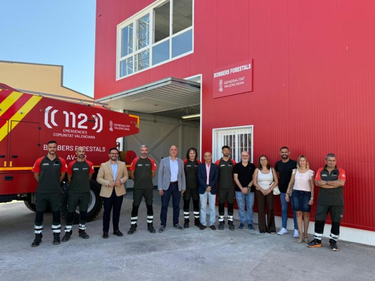 Valderrama resalta que la ubicación estratégica de la nueva base de Vilamarxant para los bomberos forestales reforzará la cobertura de emergencias en todo el entorno territorial