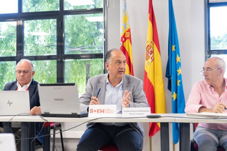 La Generalitat coordina un dispositivo formado por 15.000 efectivos, 29 medios aéreos y 40 drones para garantizar la seguridad durante la jornada del eclipse solar