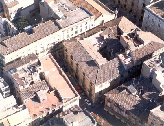 File:Palacio de los Catalá de Valeriola.jpg