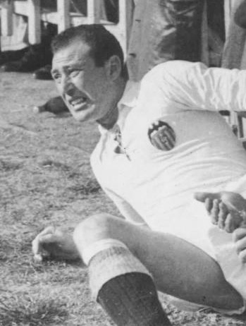 File:Vicente Asensi Valencia CF 1943.jpg